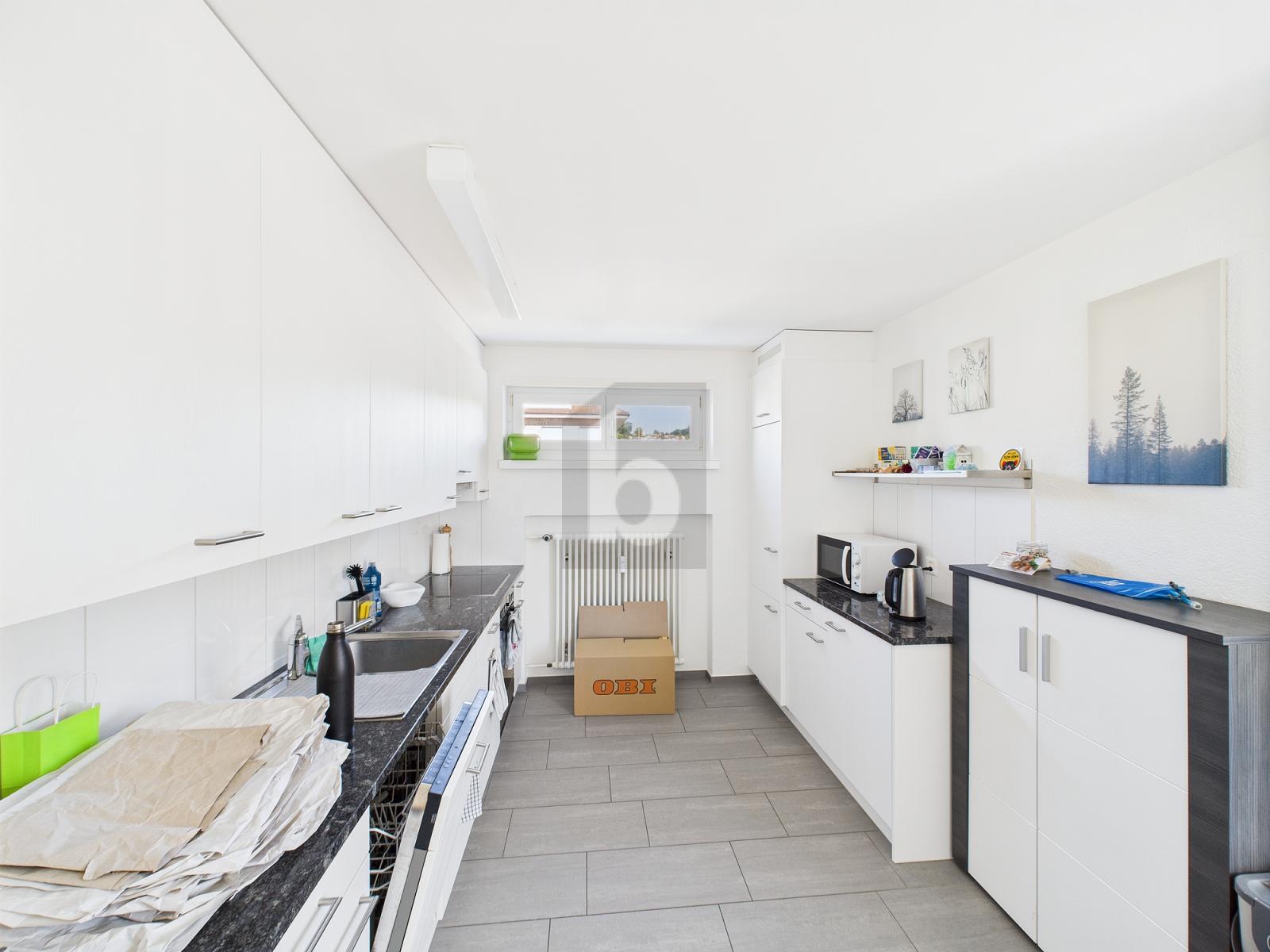 HELL, GUT GELEGEN, MIT BALKON UND EINBAUSCHRANK - 3