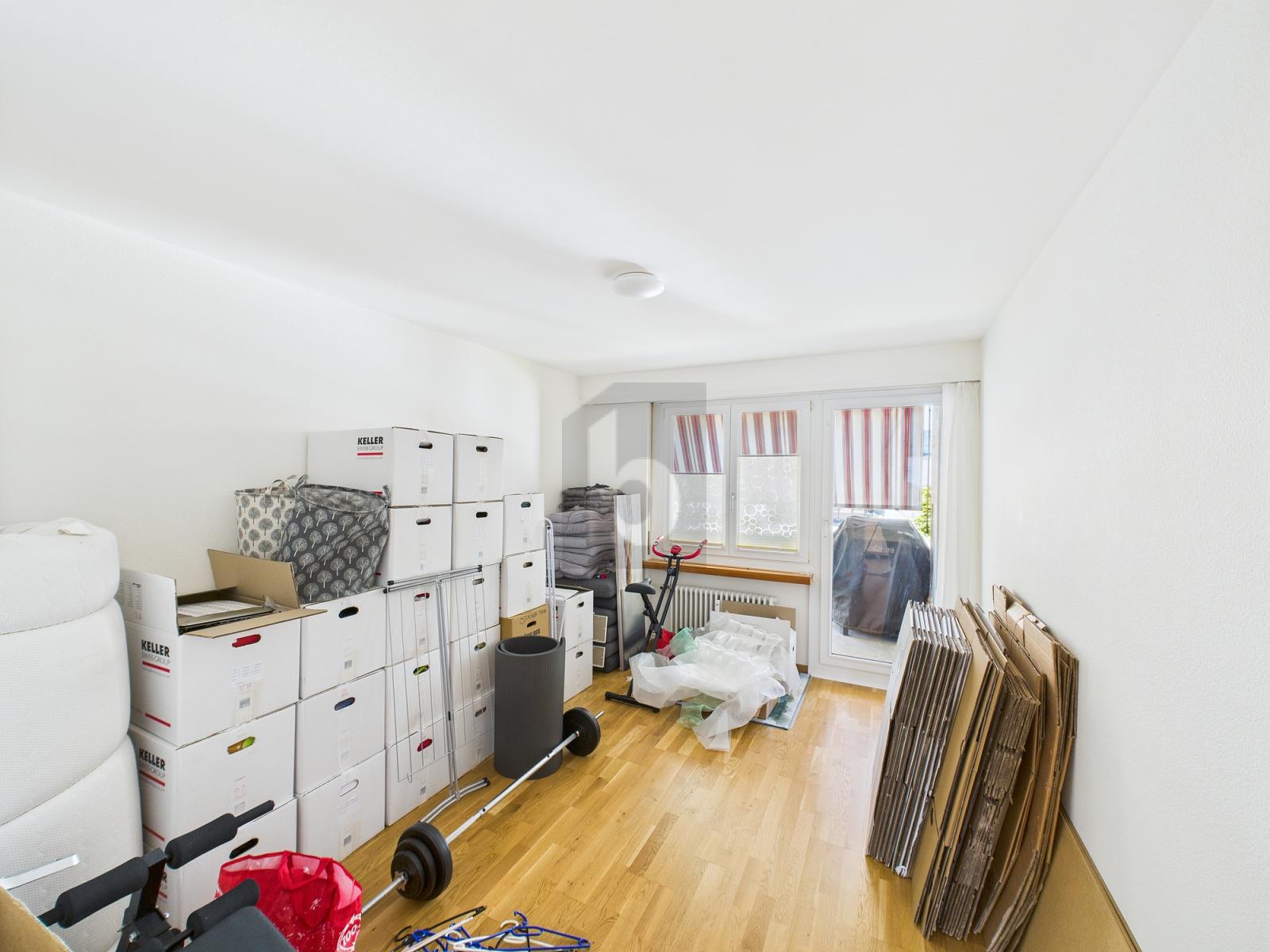 HELL, GUT GELEGEN, MIT BALKON UND EINBAUSCHRANK - 4