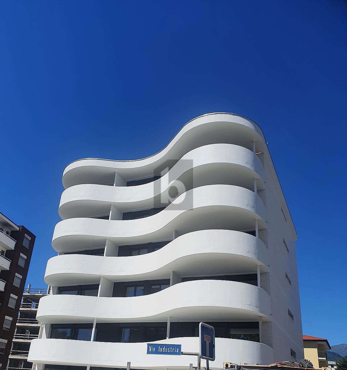 ELEGANTE E MODERNO - 1