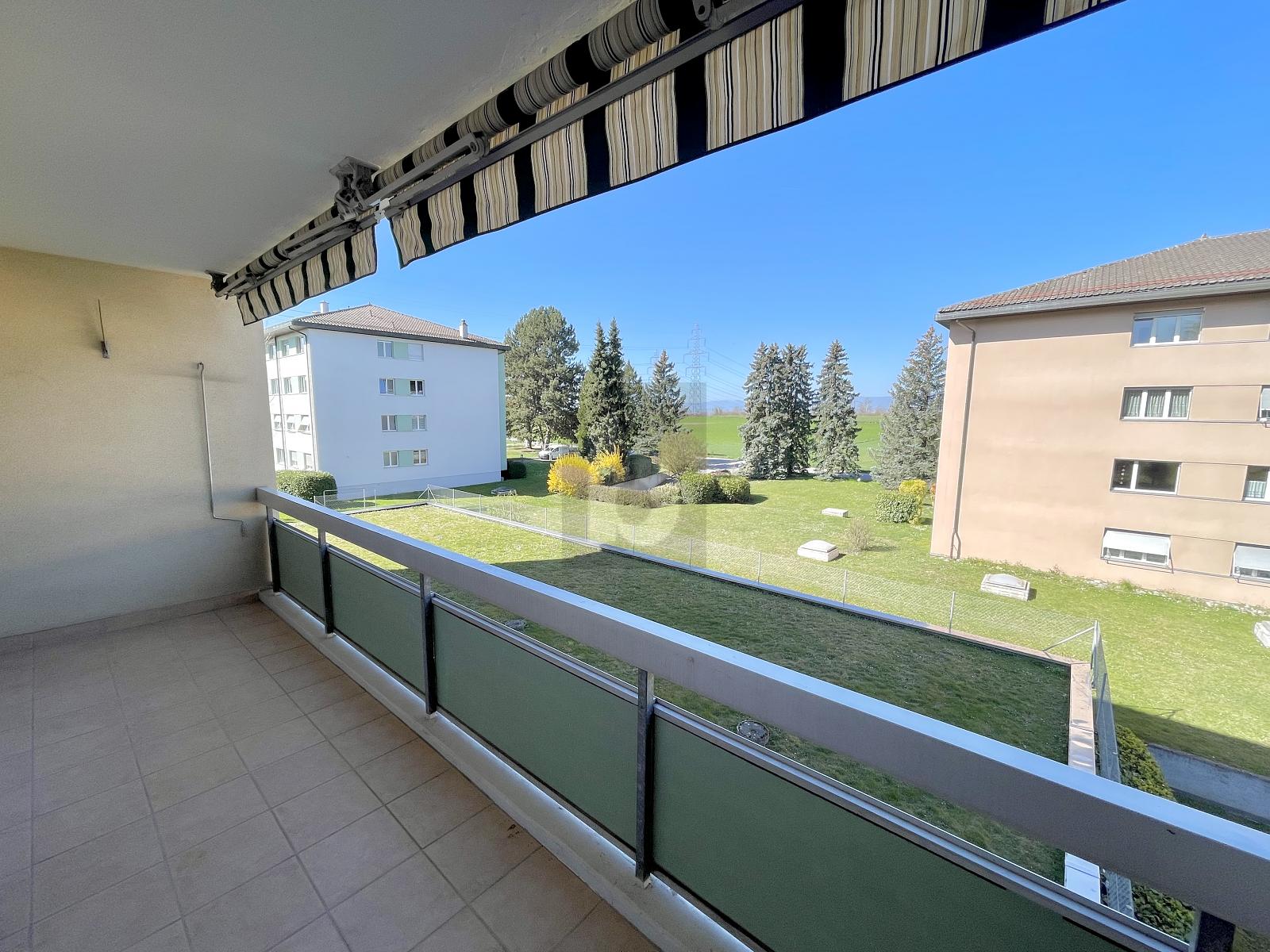 SPACIEUX, LUMINEUX AVEC GRAND SALON ET BALCON - 0