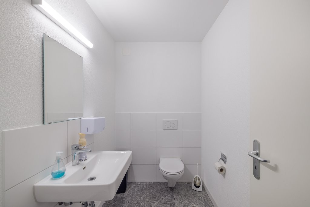 Attraktiver Büroraum im Zentrum zu vermieten! - 7