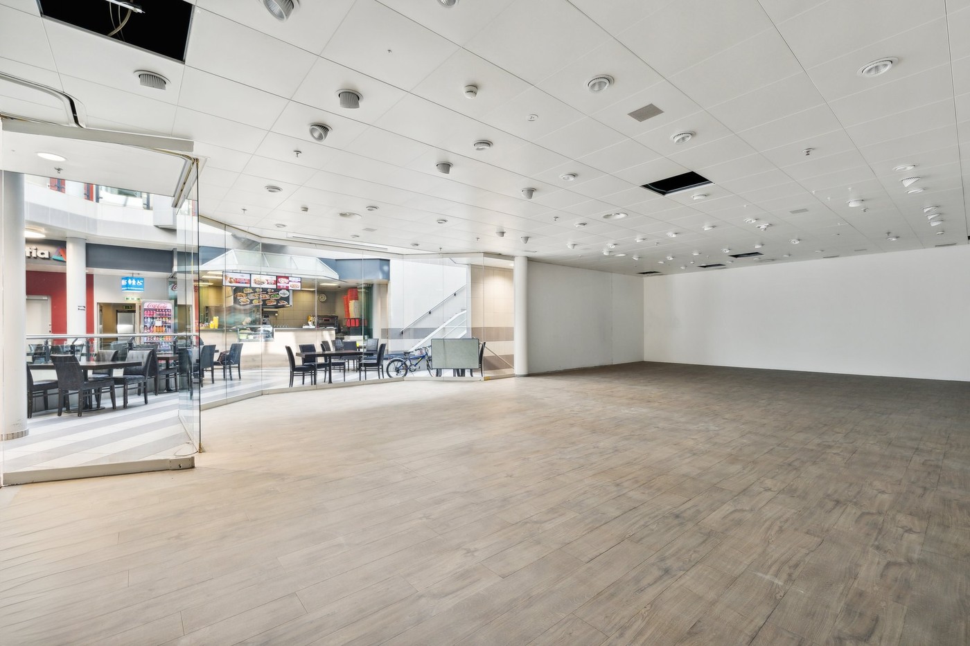 Exklusiv Angebot: für nur CHF 300.00/m² im ersten Jahr!* - 4