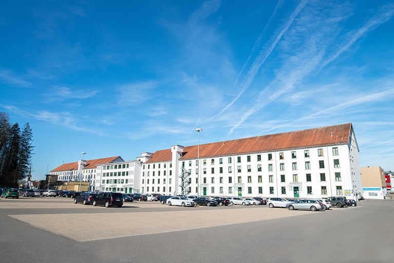 Parkplatz im Freien - 2