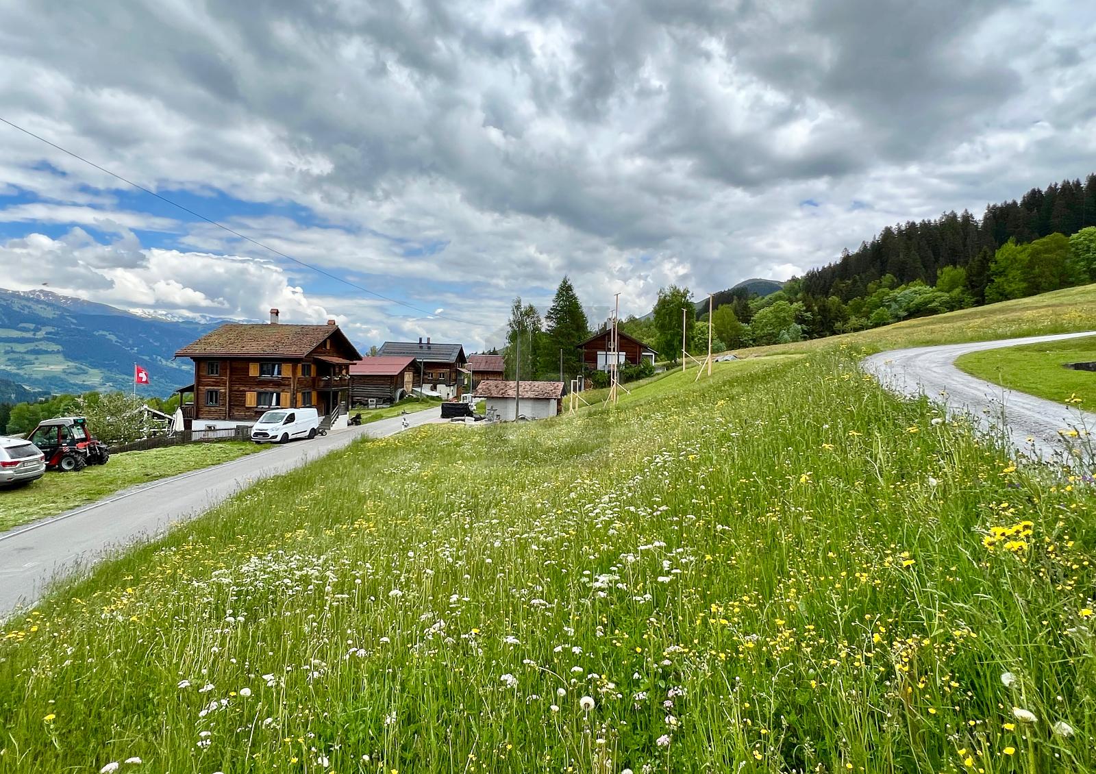 TRAUMHAFTE LAGE MIT ATEMBERAUBENDER WEITSICHT - 1