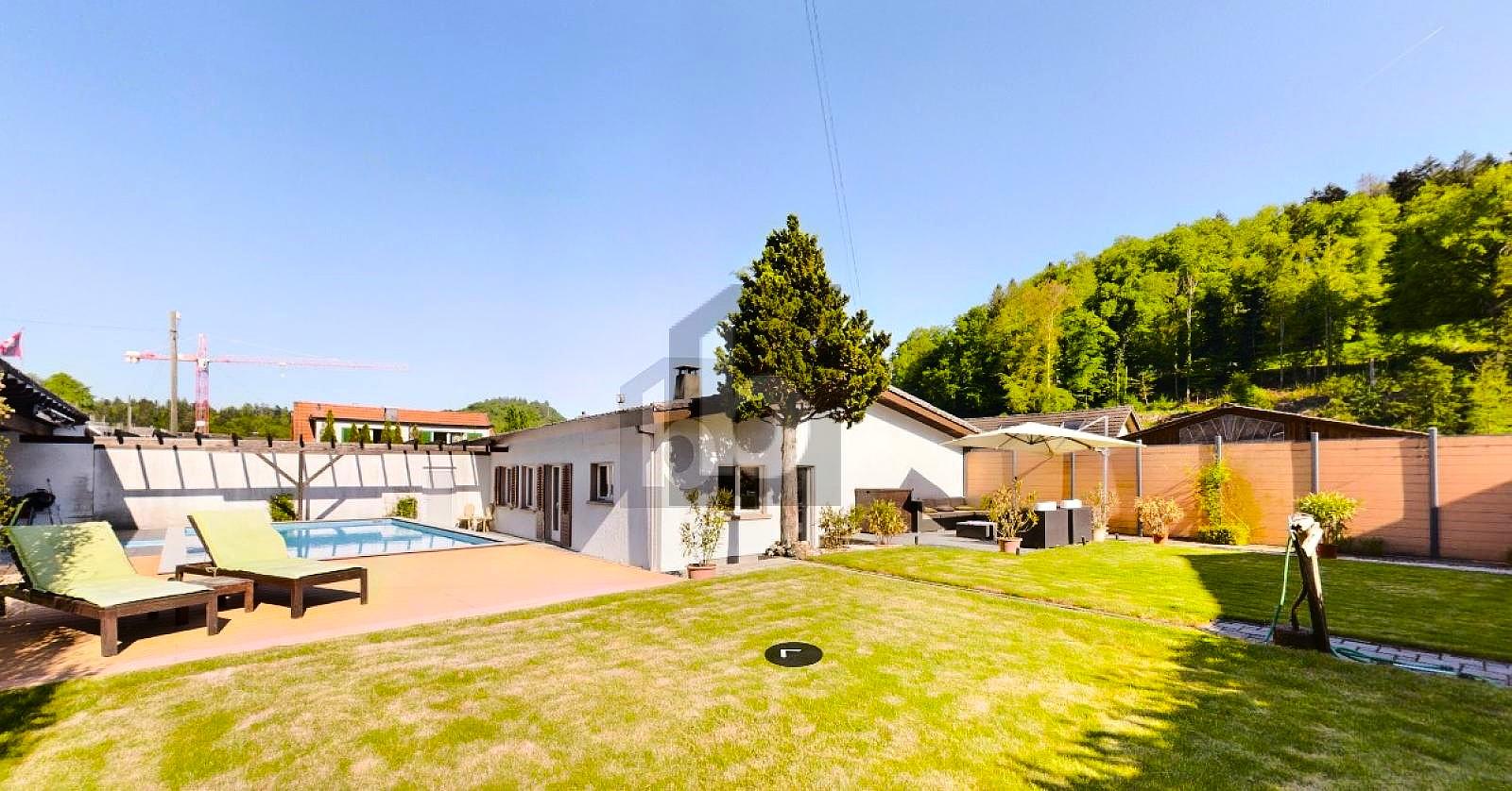 FAMILIENFREUNDLICH MIT GARTEN UND POOL - 1
