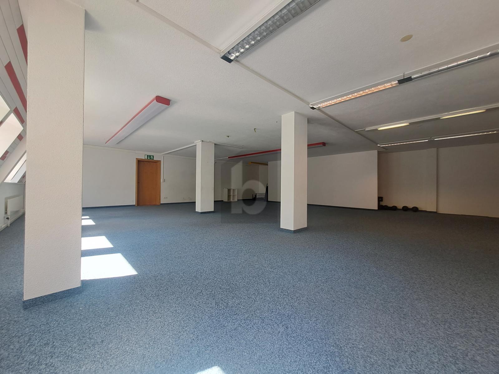 VIELSEITIG NUTZBARE BÜRO ODER LAGERFLÄCHE - 0