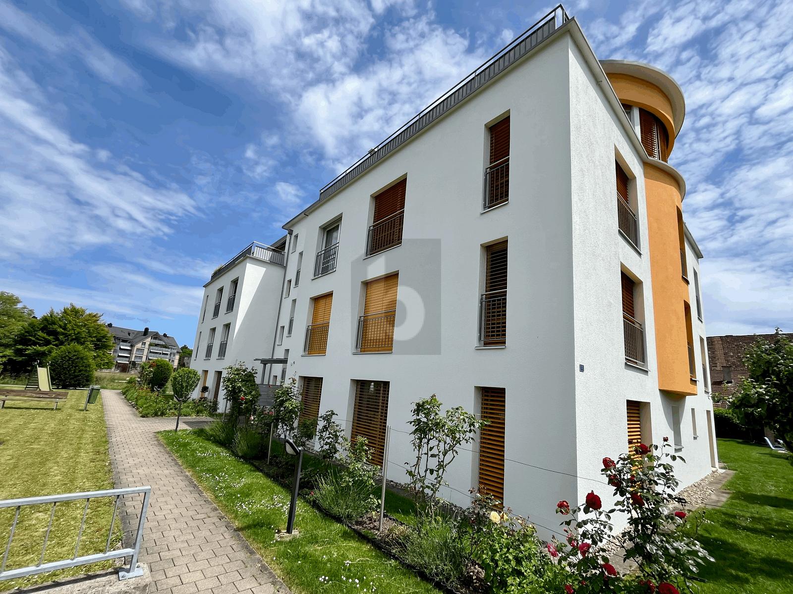 FRISCH RENOVIERT MIT GROSSEM BALKON - 0