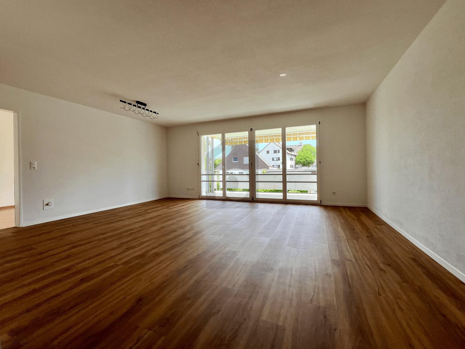 FRISCH RENOVIERT MIT GROSSEM BALKON - 1