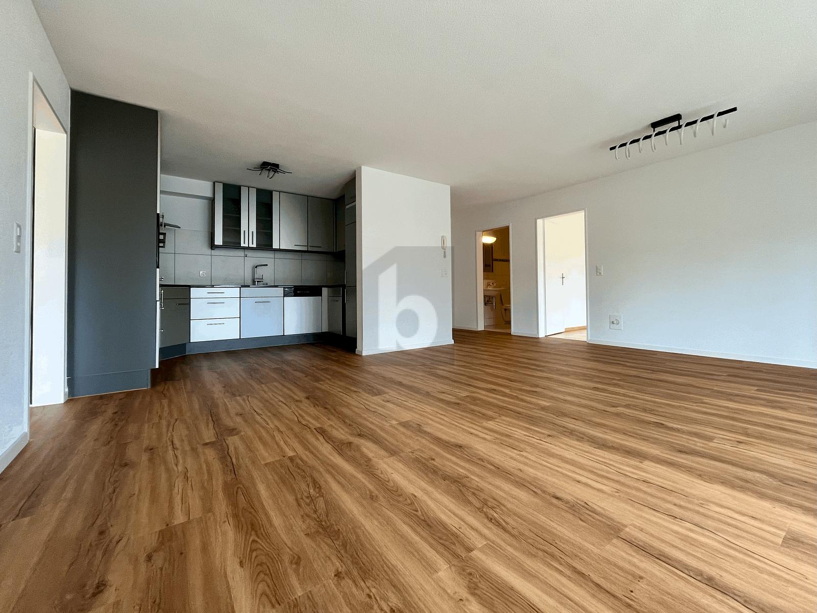 FRISCH RENOVIERT MIT GROSSEM BALKON - 2