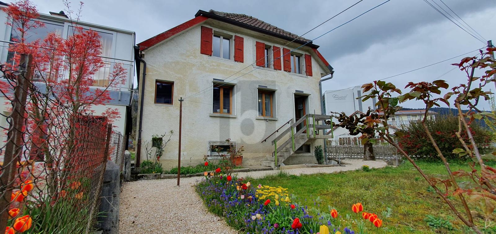 CHARME AUTHENTIQUE AVEC JARDIN - 0