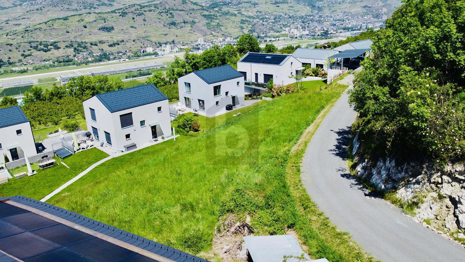 AVEC VUE DEGAGEE, QUARTIER TRES CALME, ENSOLEILLEE - 2