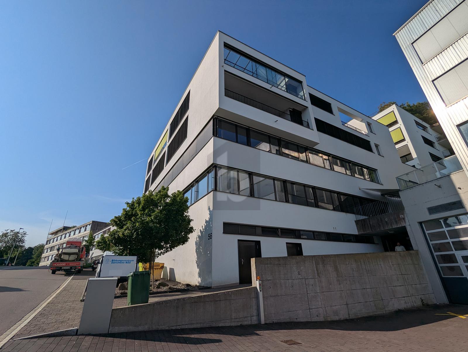 MODERN UND ATTRAKTIV MIT SEESICHT - 0