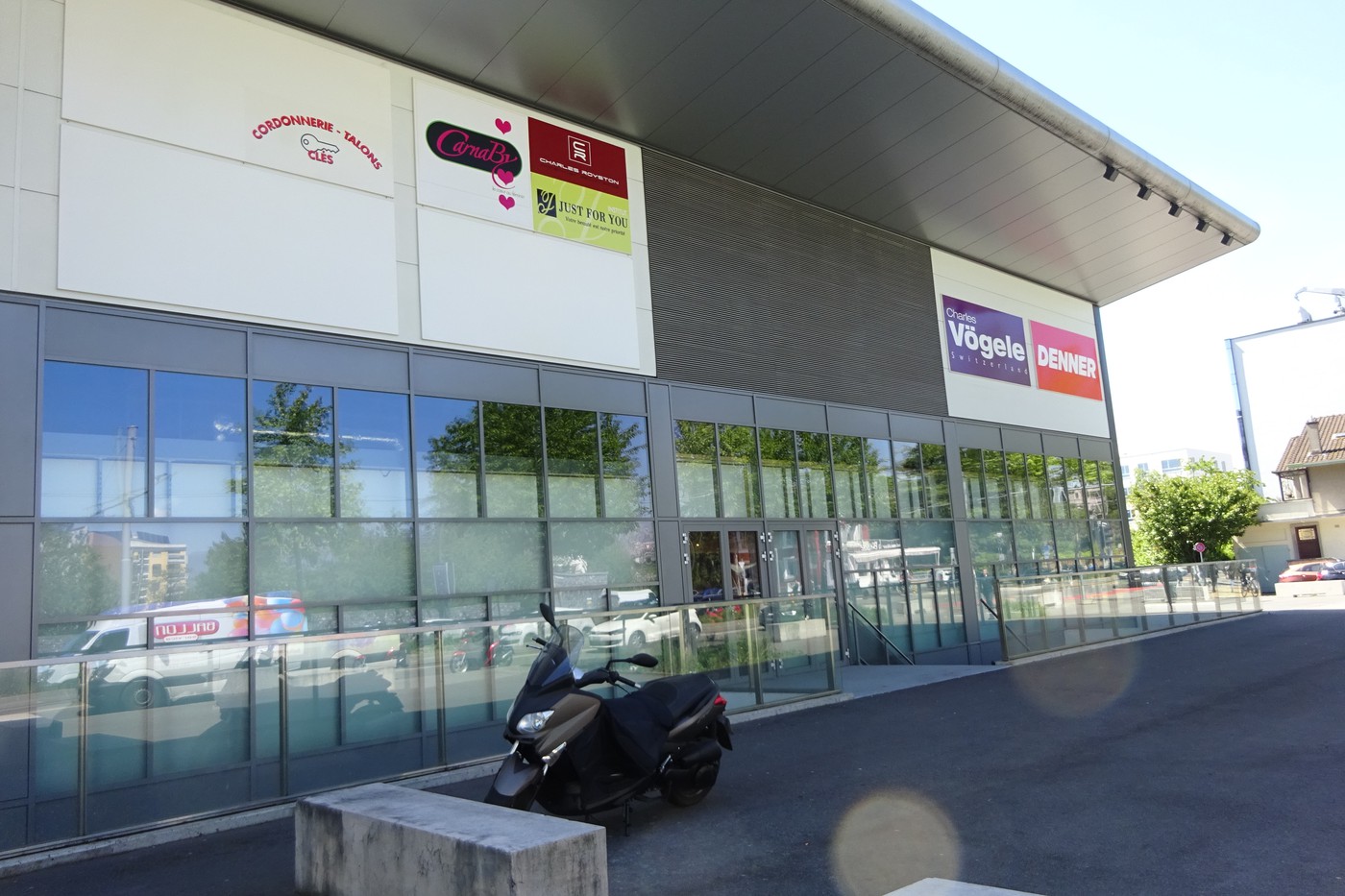 surface de 166 m2 dans le centre commercial Lancy Centre - 2