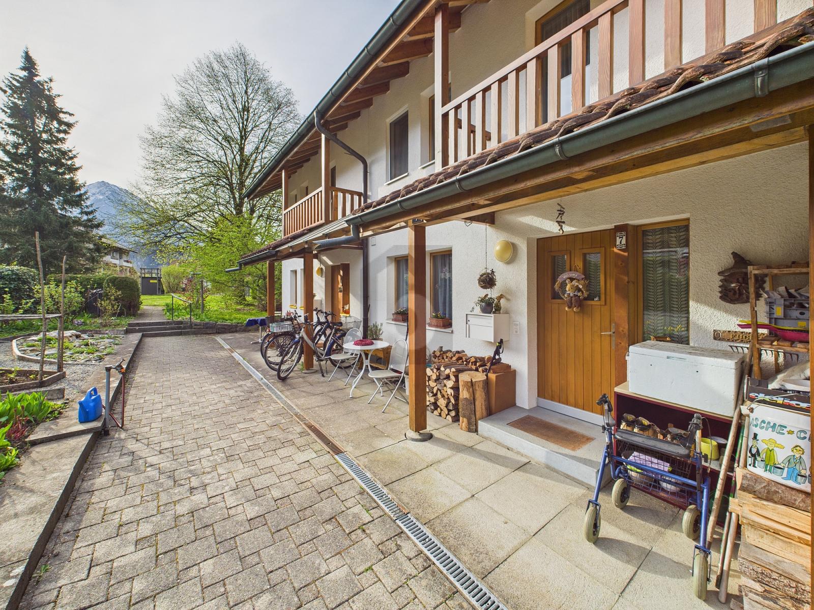GROSSES FAMILIENPARADIES MIT WINTERGARTEN - 1