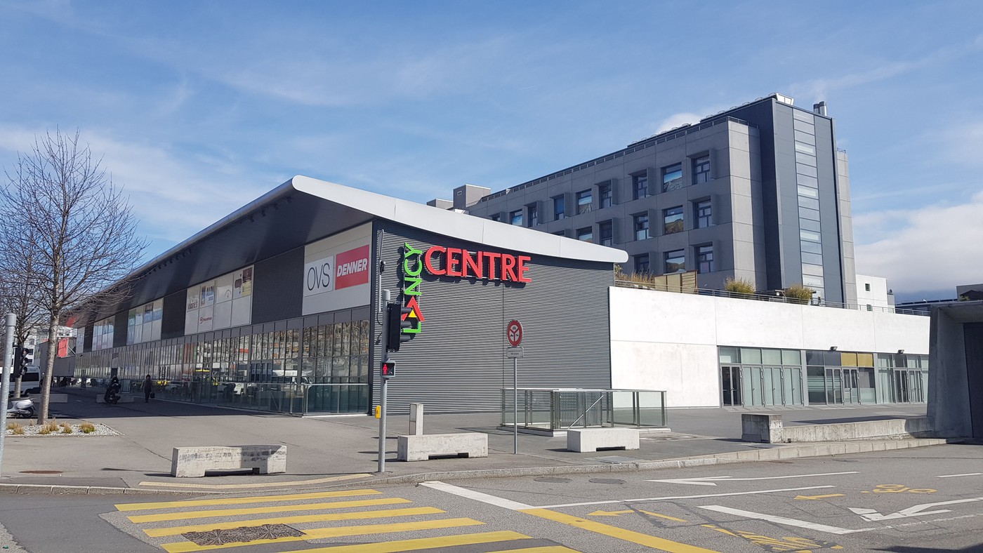 Espace à 200m2 à coté de KFC - 0