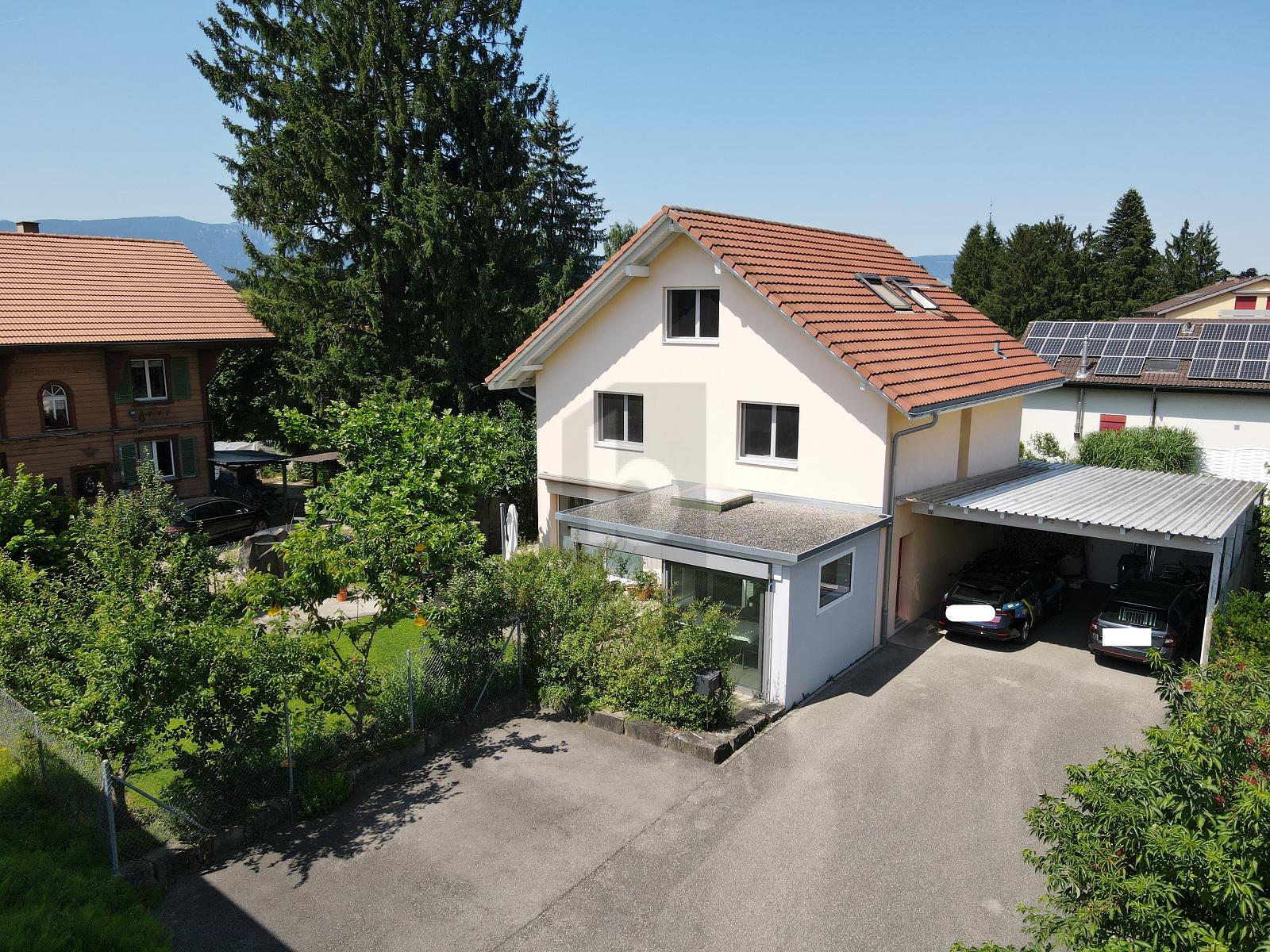 FREISTEHEND AN RUHIGER LAGE MIT WINTERGARTEN - 0