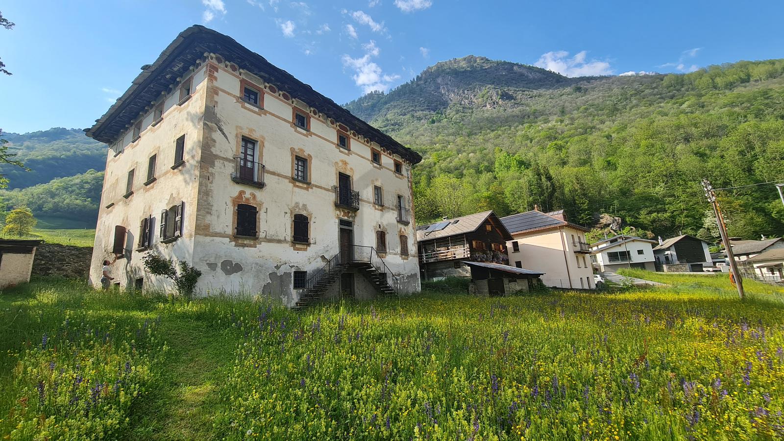 STORICA, SOLEGGIATA, CON VISTA - 0