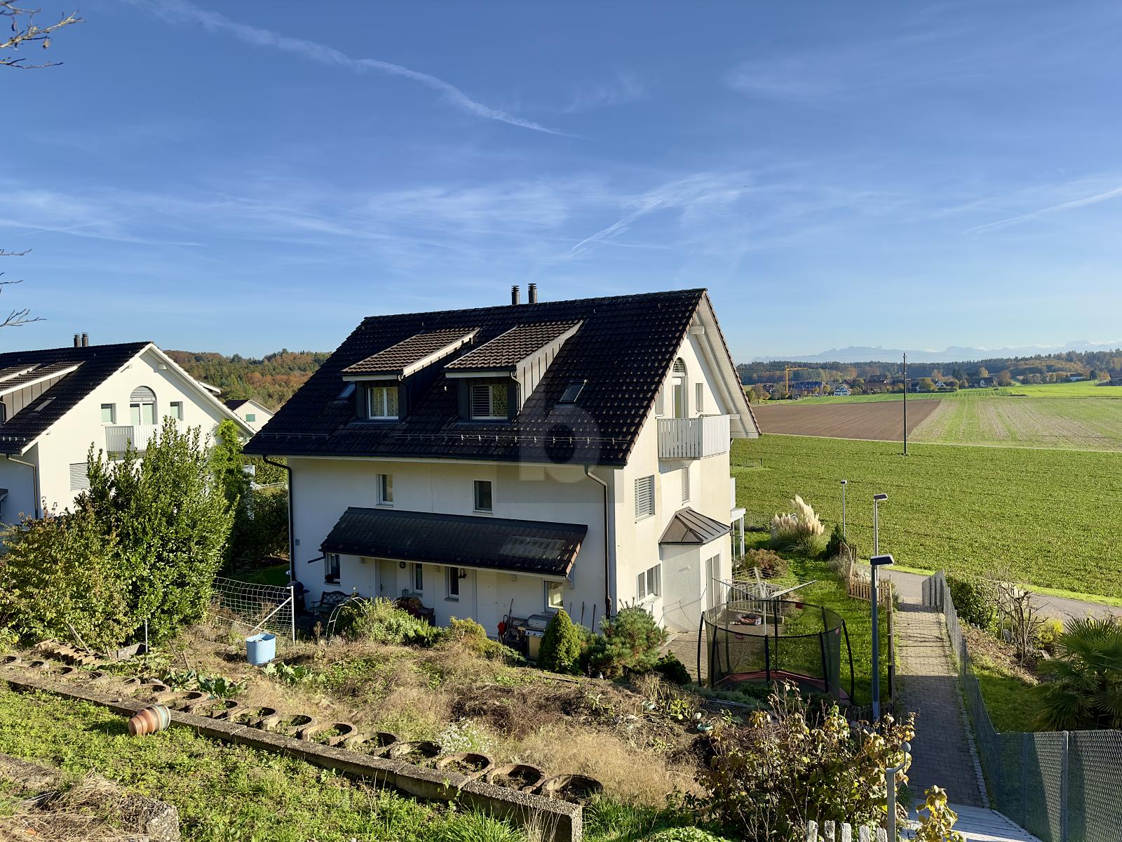 SONNIGER GARTEN MIT UNVERBAUBARER WEITSICHT - 1