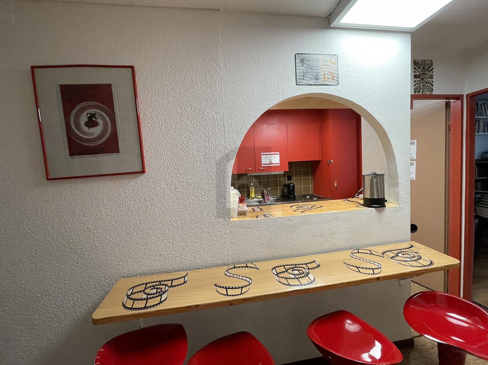 ESPACE EDUCATIF ET CONVIVIAL - 2