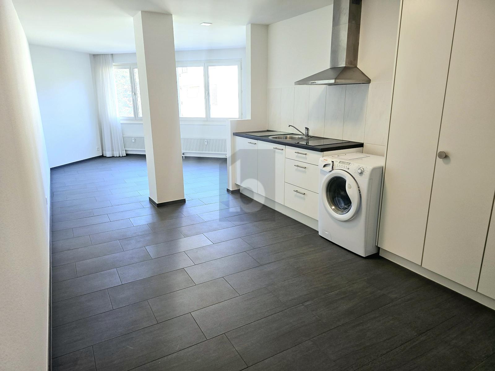 IDEALE ARBEITBEDINGUNGEN AN RUHIGER LAGE - 0
