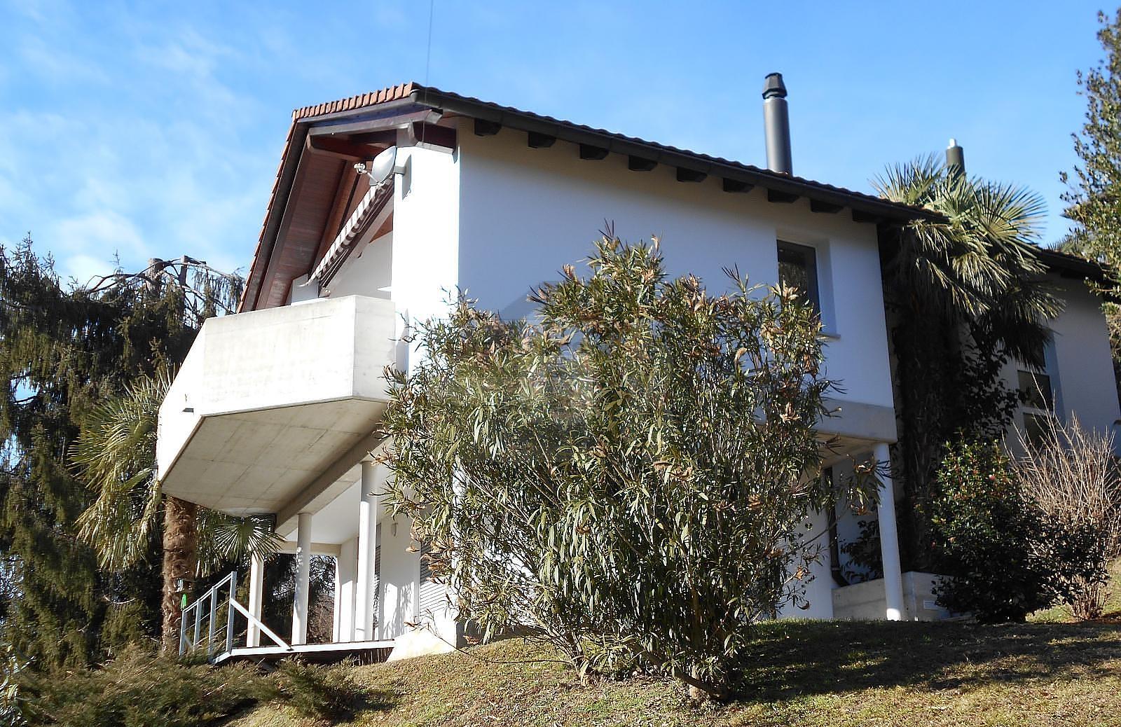 SPAZIOSA E SOLEGGIATO CON TERRENO - 0