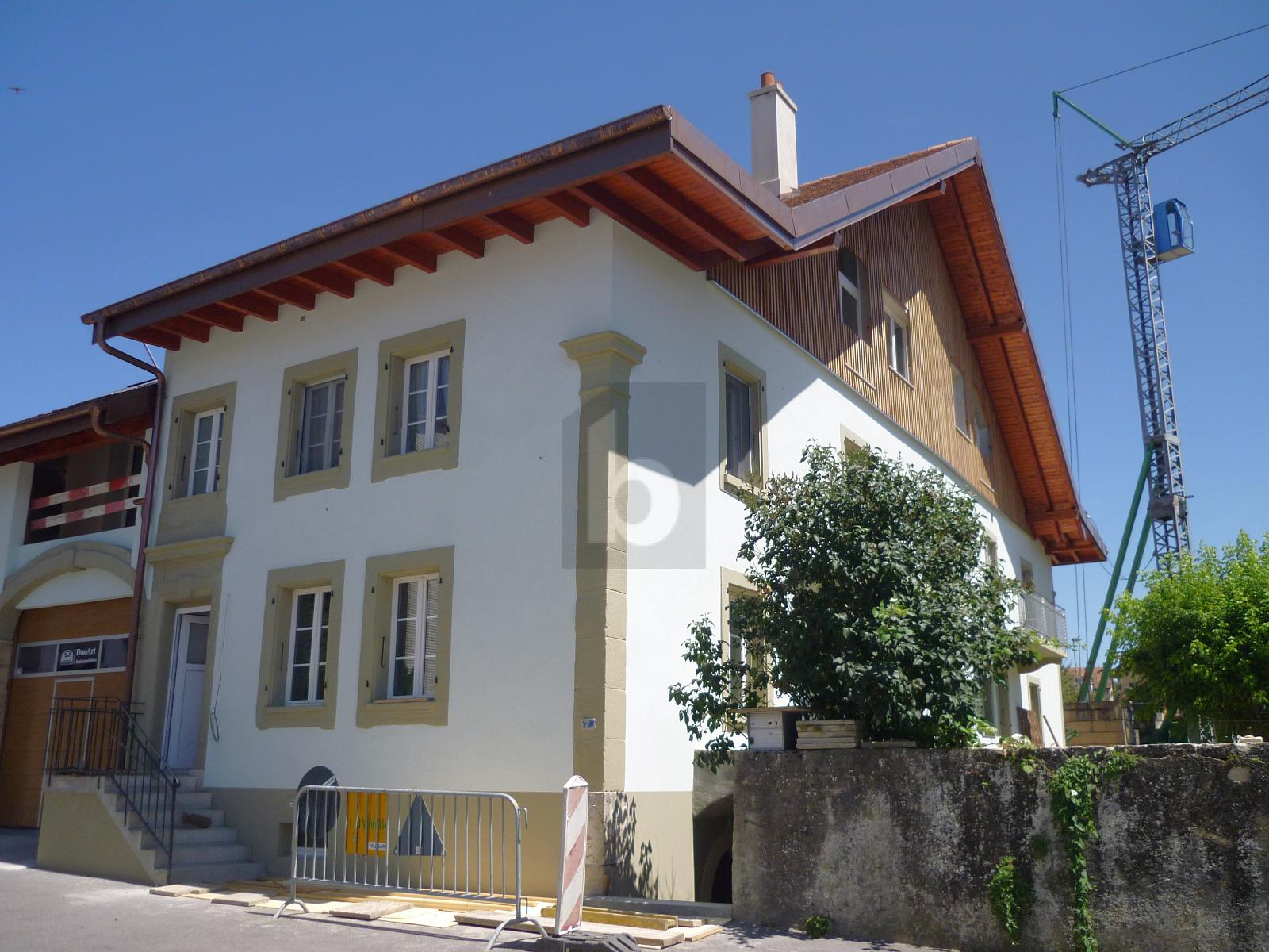 NEUF, LUMINEUX AVEC BALCON, PLEIN CENTRE - 0