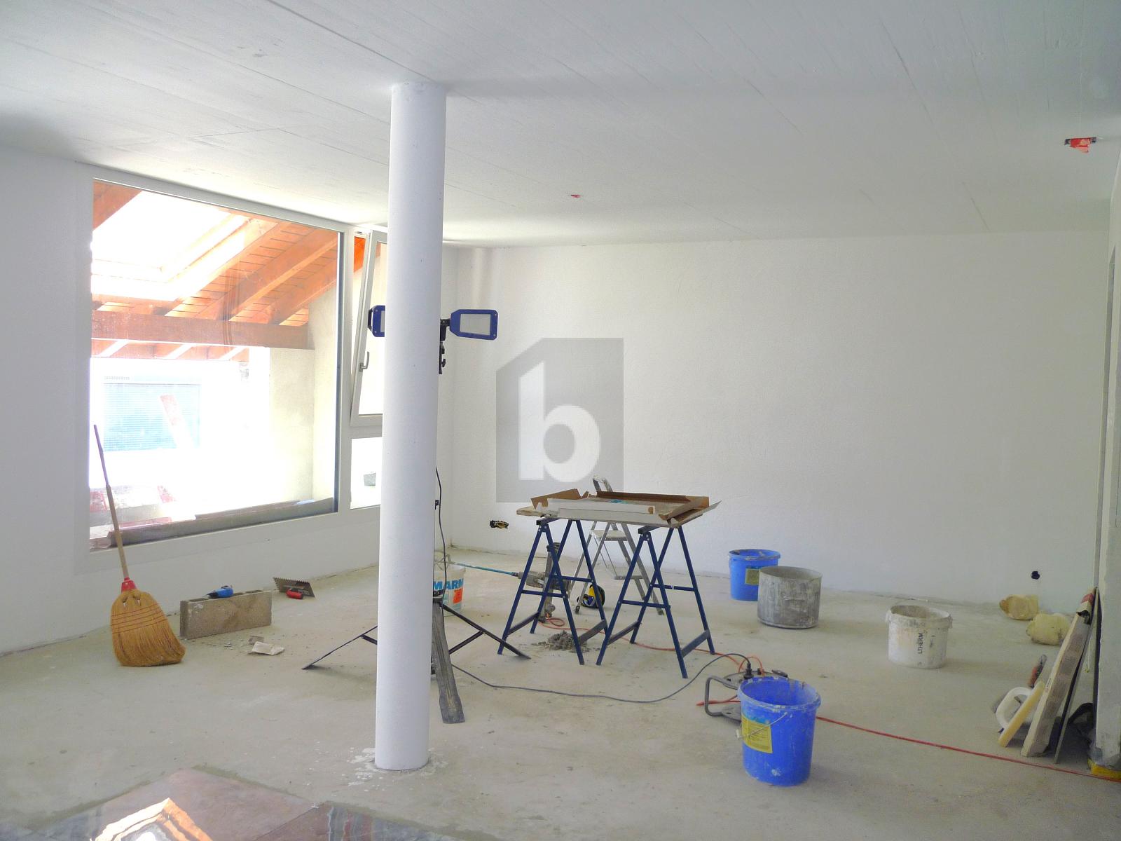 NEUF, LUMINEUX AVEC BALCON, PLEIN CENTRE - 4