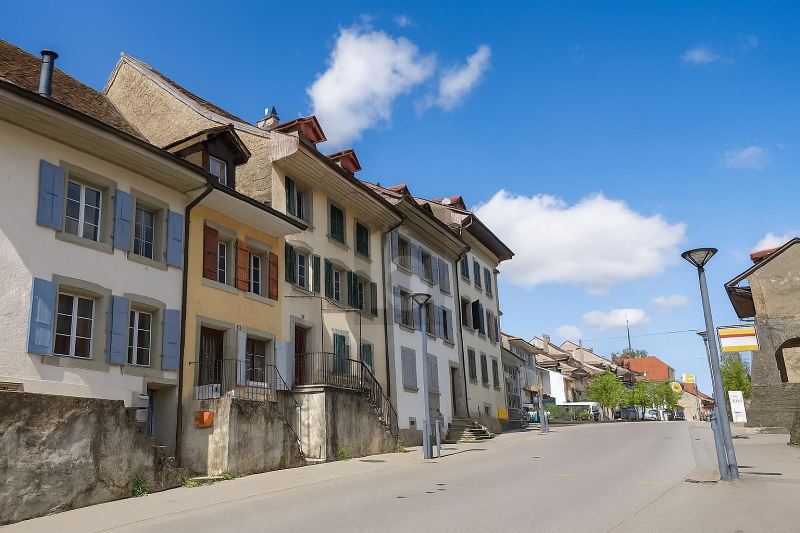 BEAUCOUP DE CHARME DANS LA VIEILLE VILLE - 0