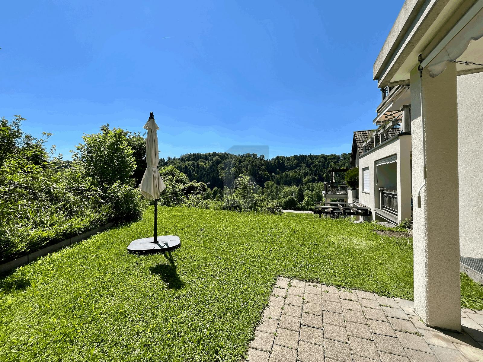 MIT SONNIGEM GARTEN IM ALLEINIGEN NUTZUNGSRECHT - 1