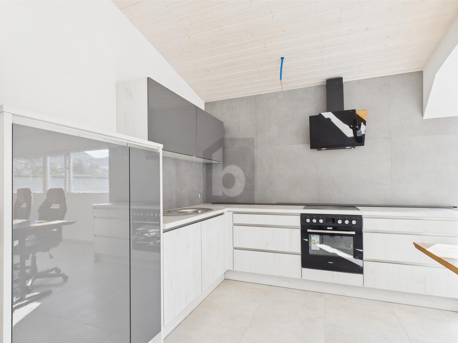 MODERN, ZENTRAL &amp; HELL - 1