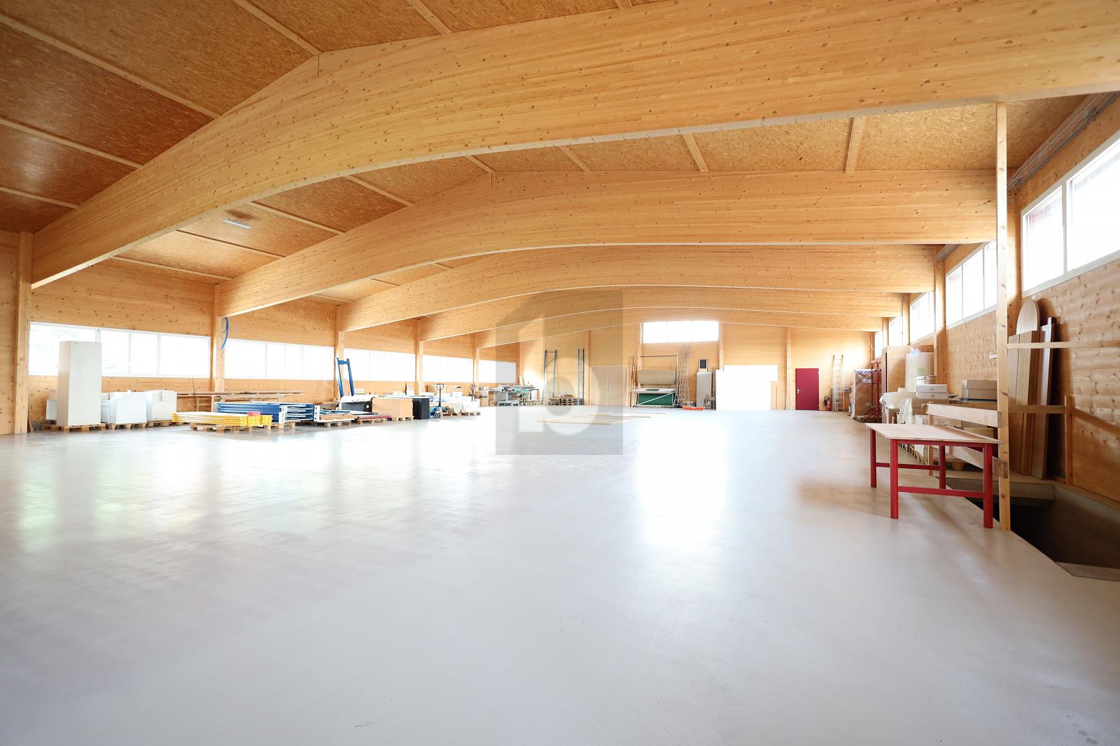 PRODUKTIONSFLÄCHE MIT 6 METER INNENHÖHE - 1