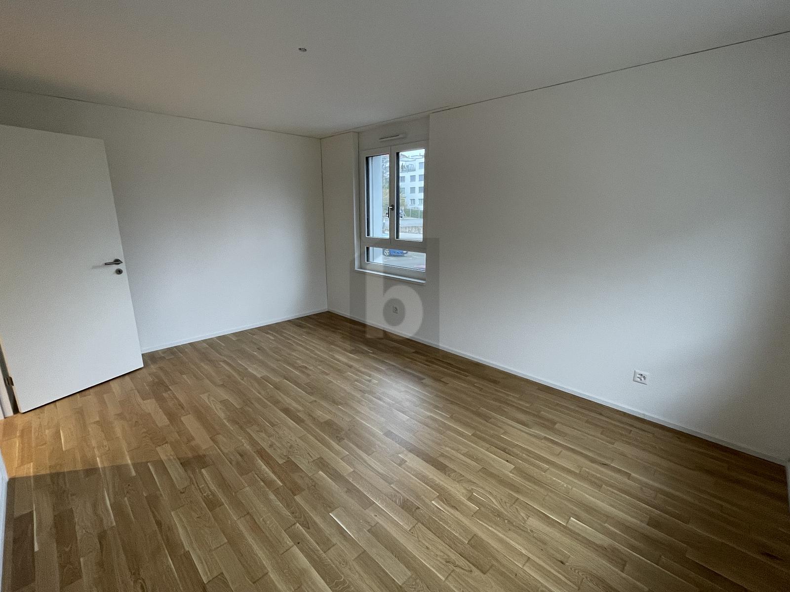 PRAKTISCH, MODERN UND AN ZENTRALER LAGE - 3