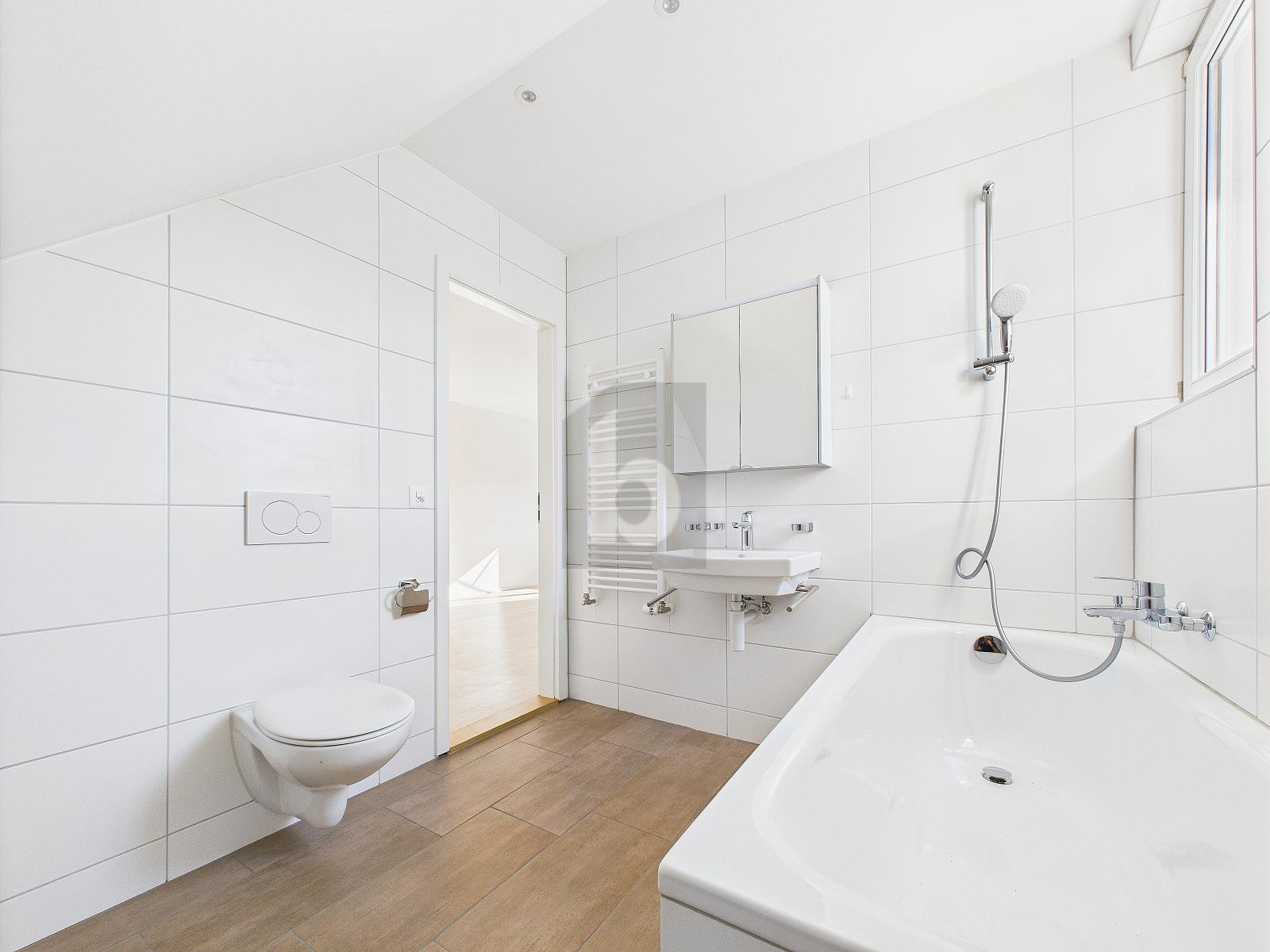 GROSSE UND HELLE ZIMMER - 3