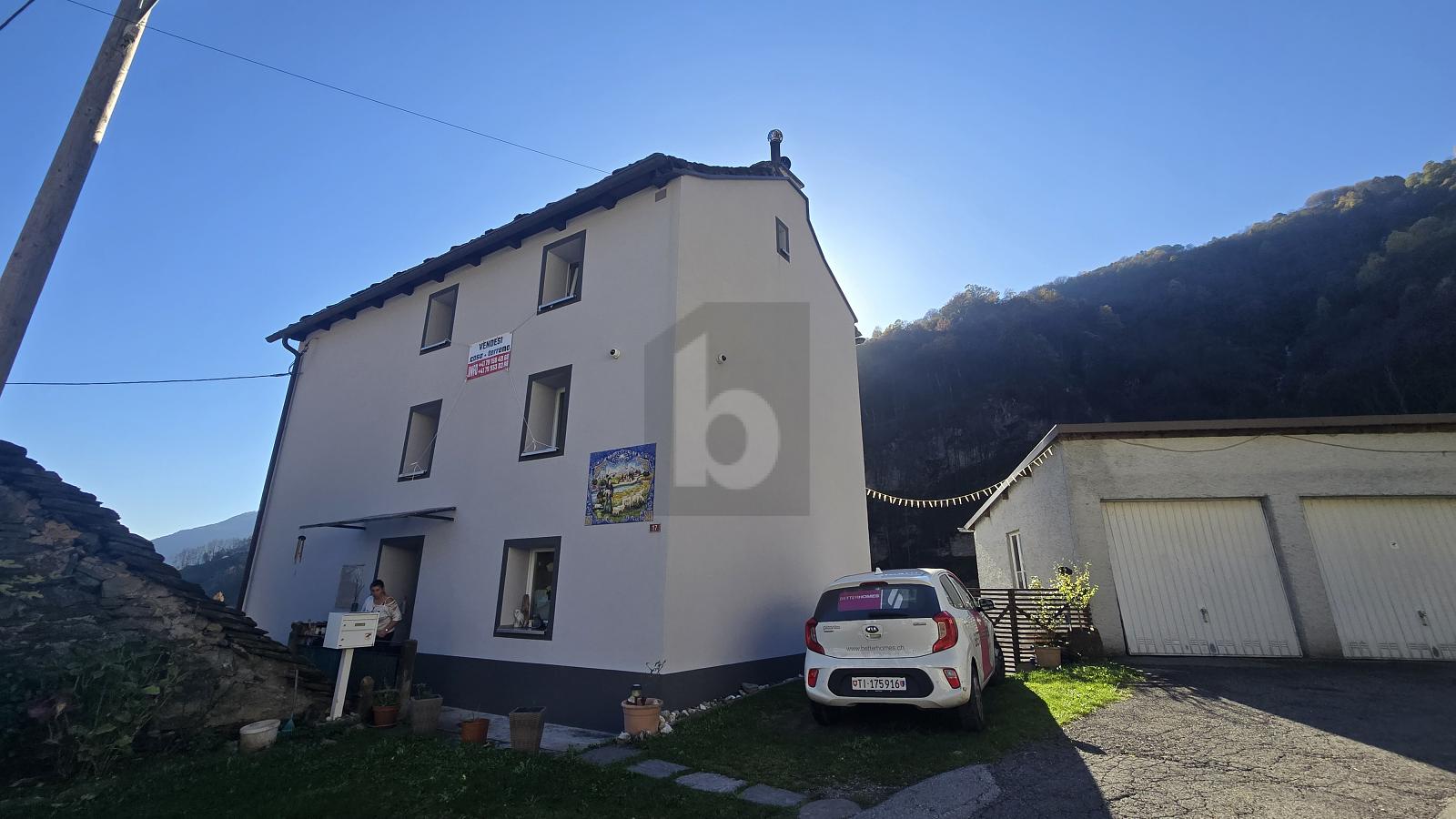 SPAZIOSA E SOLEGGIATA CON CON AMPIO TERRENO - 0