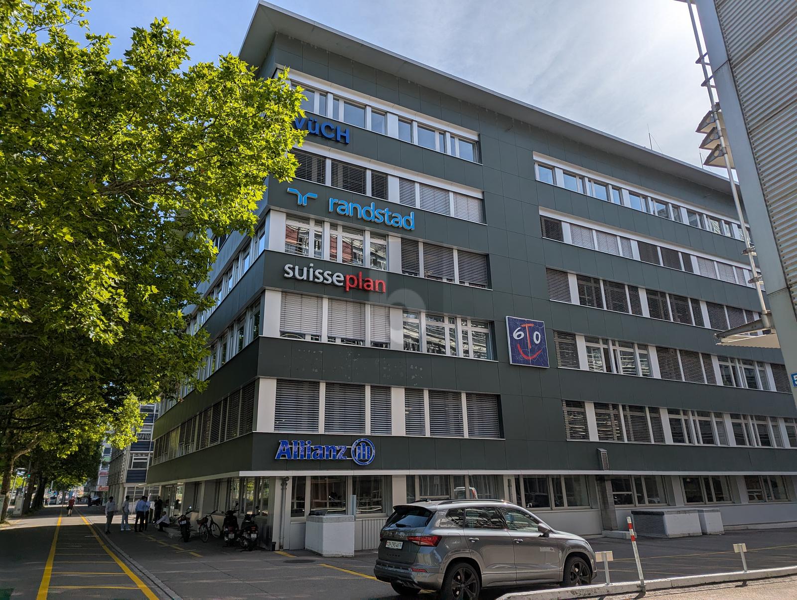 FLEXIBEL MIT EMPFANG, TERRASSE UND WARENLIFT - 0