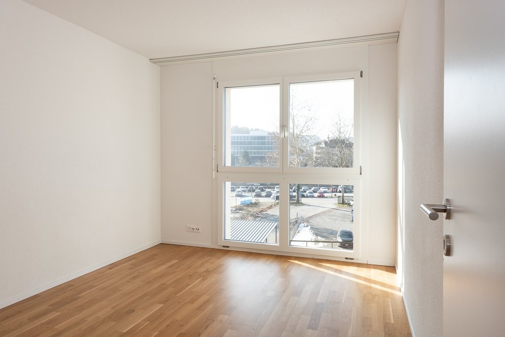 Grosszügige Wohnung mit Gartensitzplatz - 3