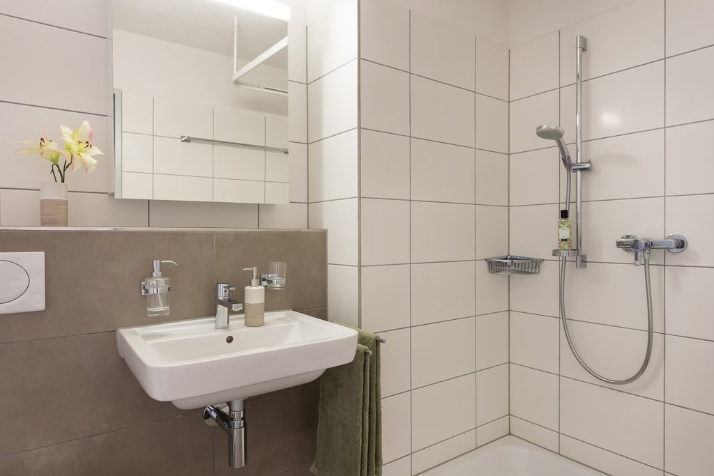 Grosszügige Wohnung mit Gartensitzplatz - 6