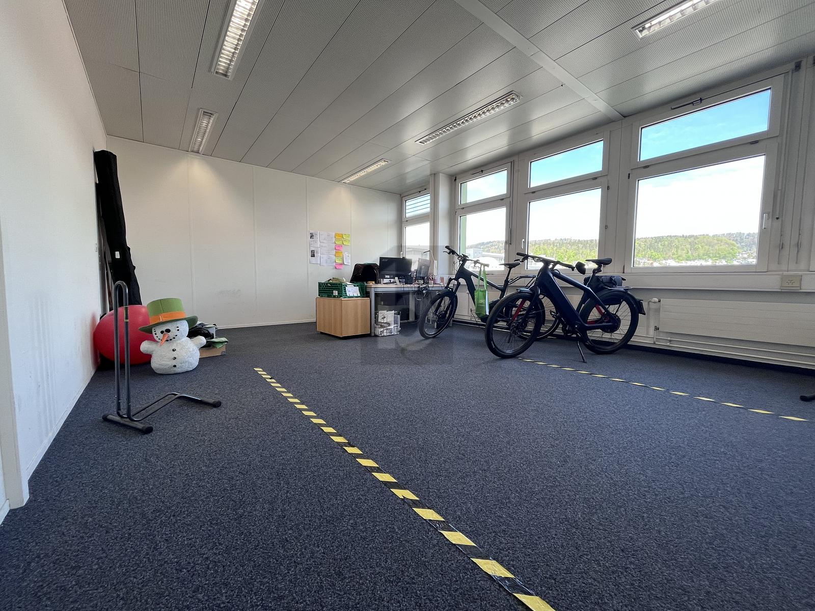 IDEALE LAGE MIT VIELEN NUTZUNGSMÖGLICHKEITEN - 0