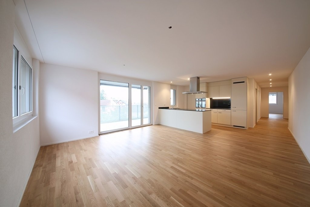 Modernes Wohnen mit Balkon - 1