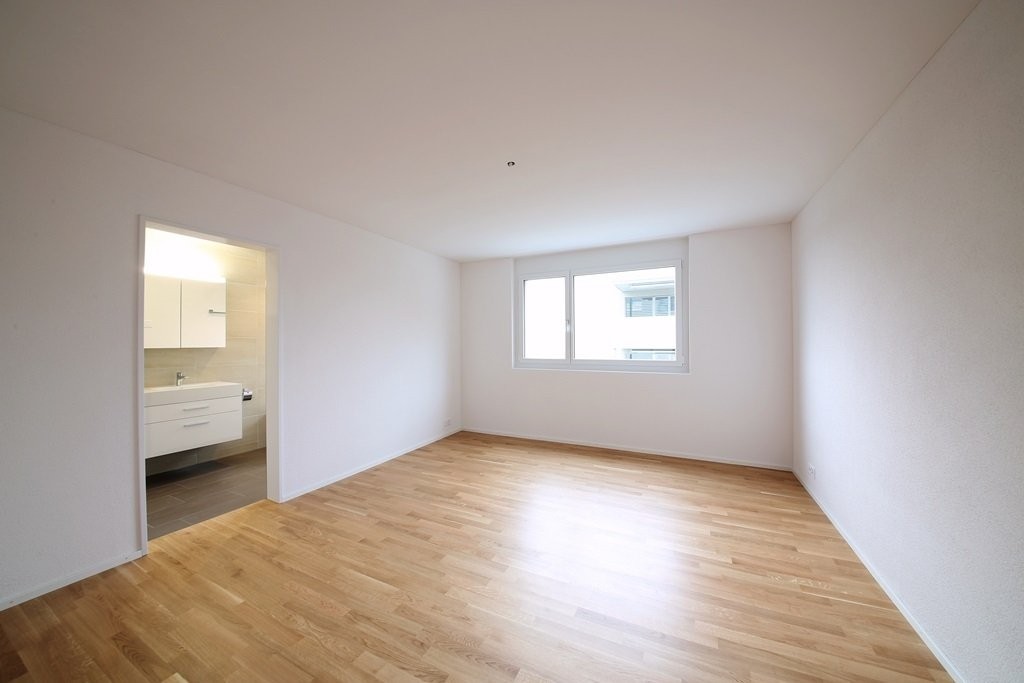 Modernes Wohnen mit Balkon - 2