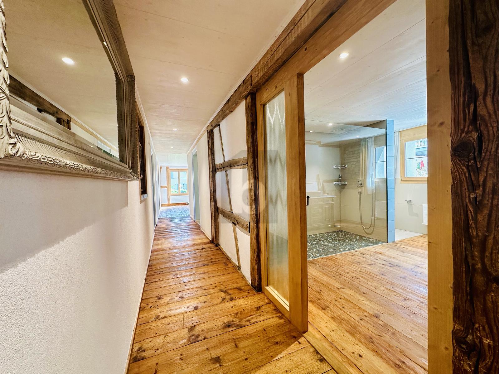 STILVOLL MIT CHARME, CHARAKTER UND ATELIER - 2
