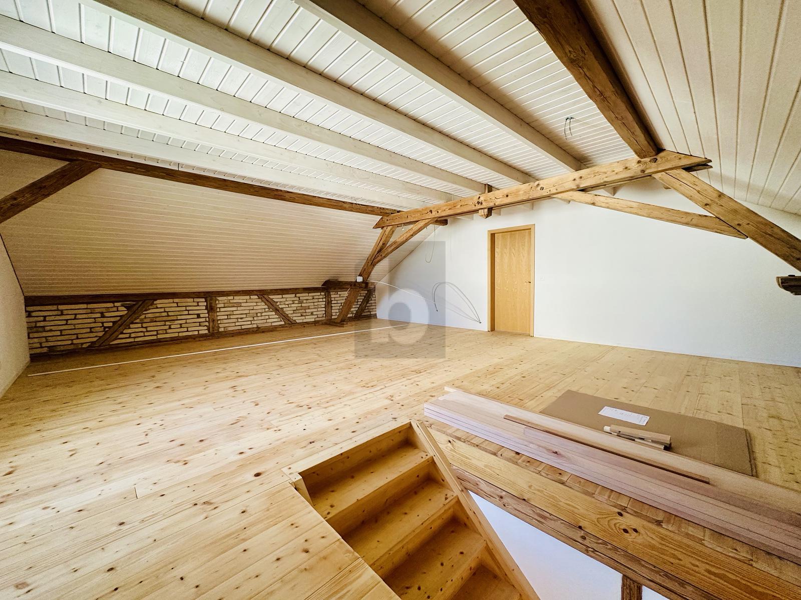 STILVOLL MIT CHARME, CHARAKTER UND ATELIER - 3