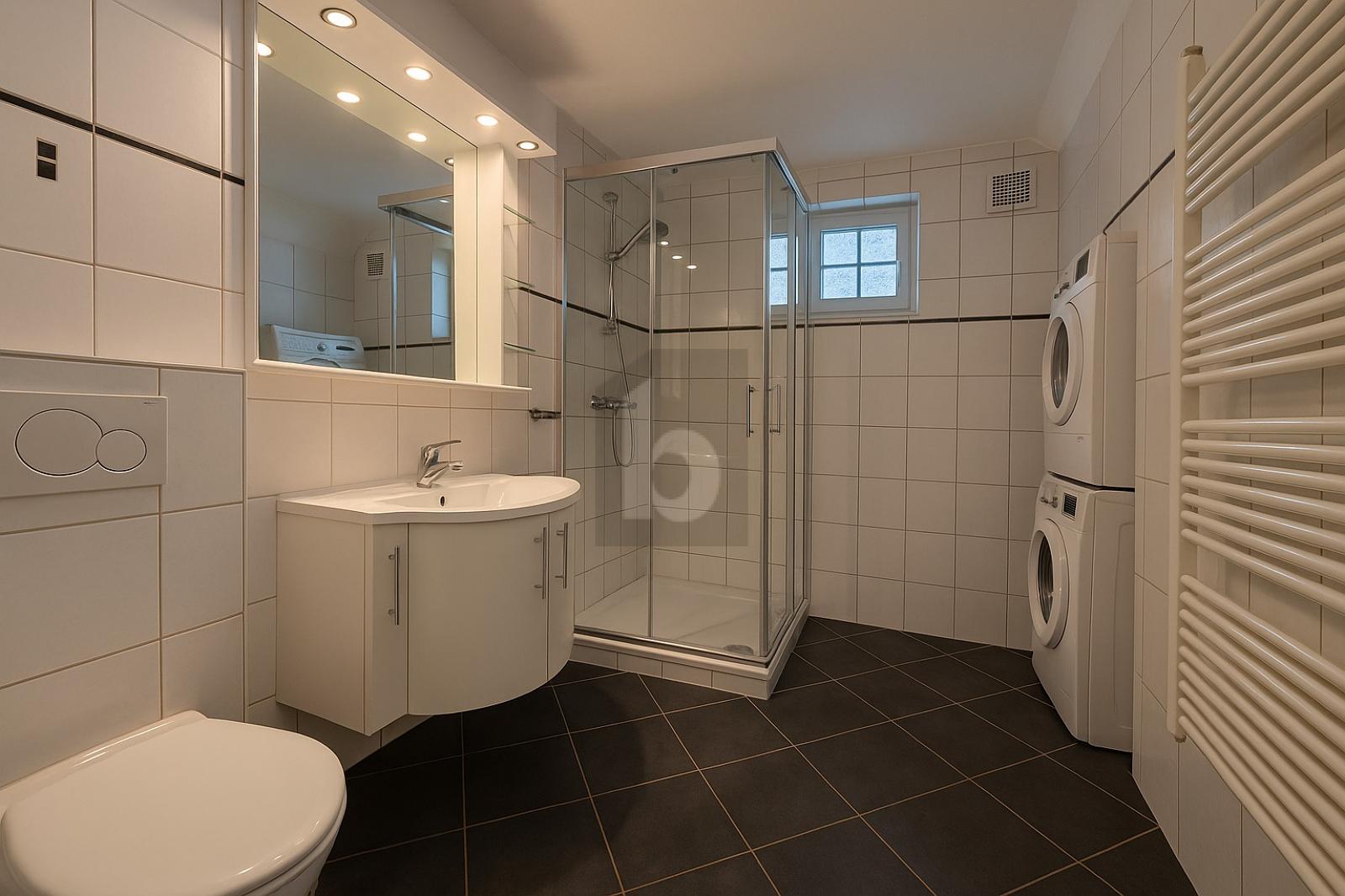 ENTIÈREMENT RÉNOVÉ, AVEC PISCINE ET JACUZZI - 4