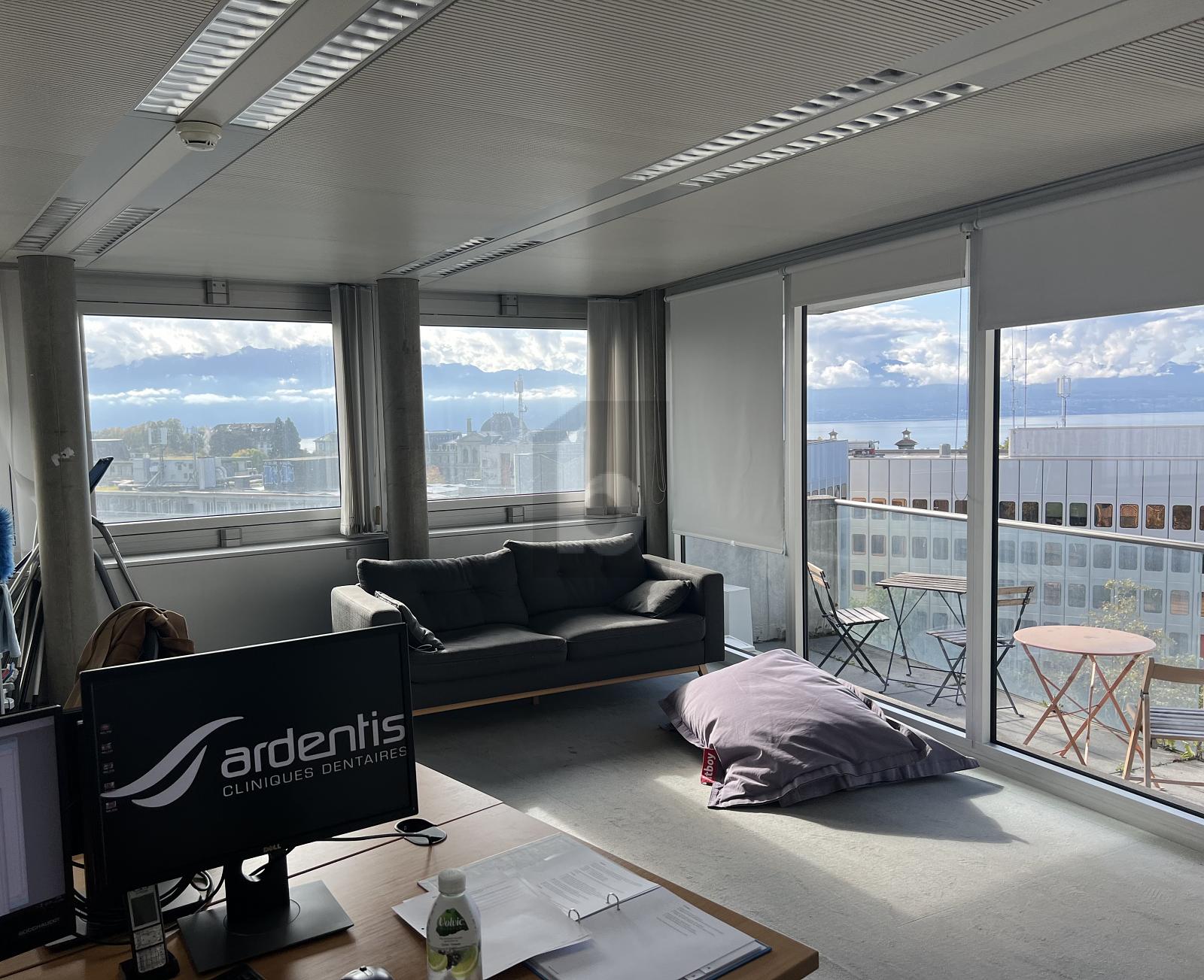 BUREAUX LUMINEUX SUR LA PLACE CHAUDERON ! - 2