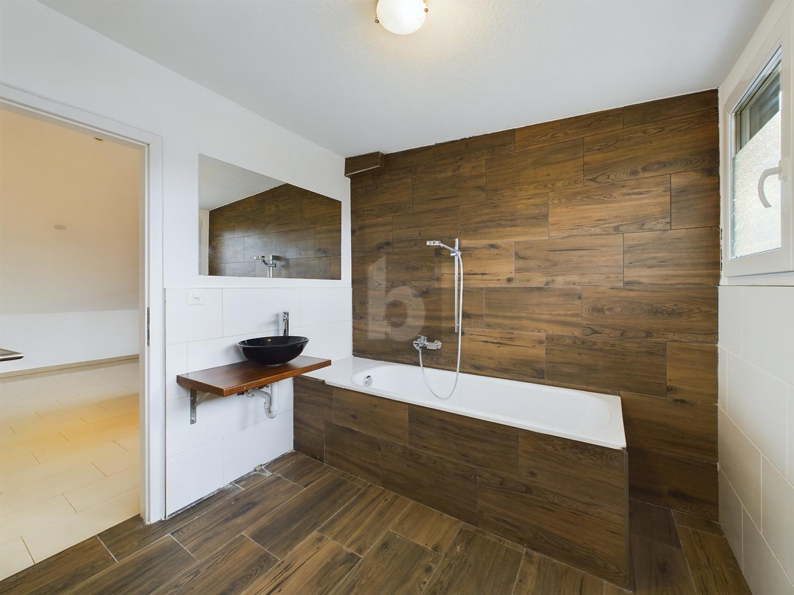 GROSSE OFFENE ZIMMER UND SOFORT VERFÜGBAR - 4