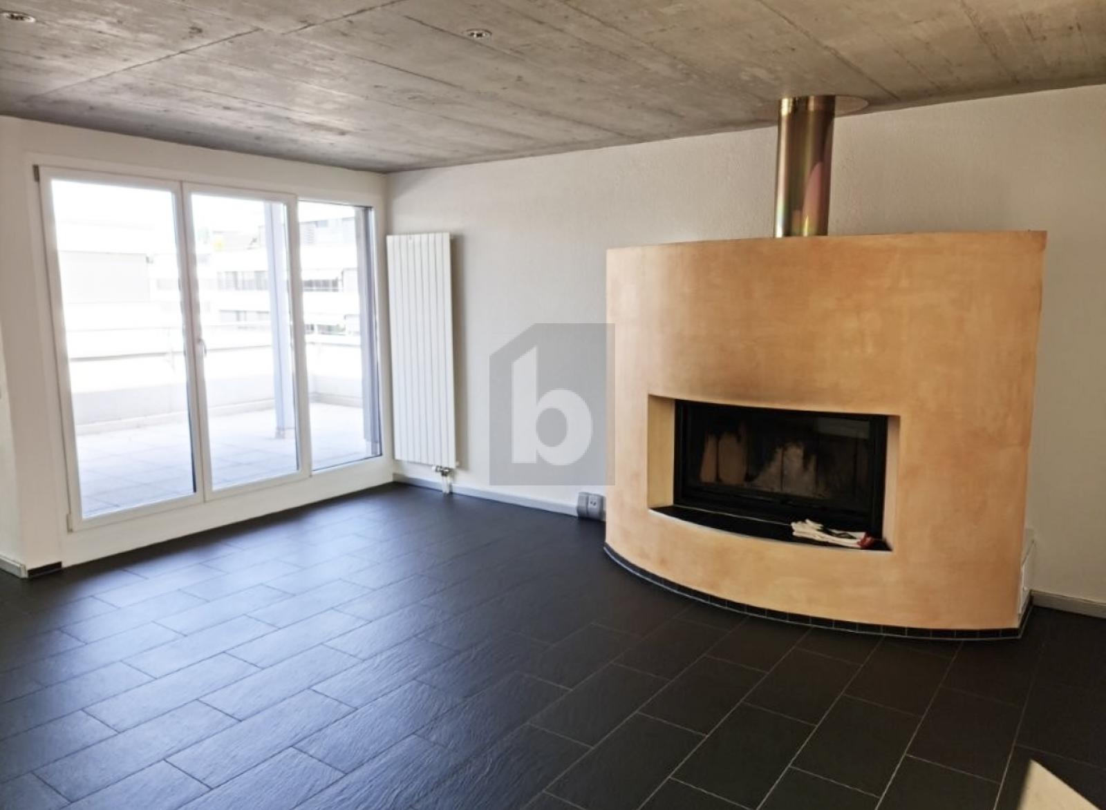 WEITLÄUFIG AUF ZWEI ETAGEN, MIT GROSSER TERRASSE - 1
