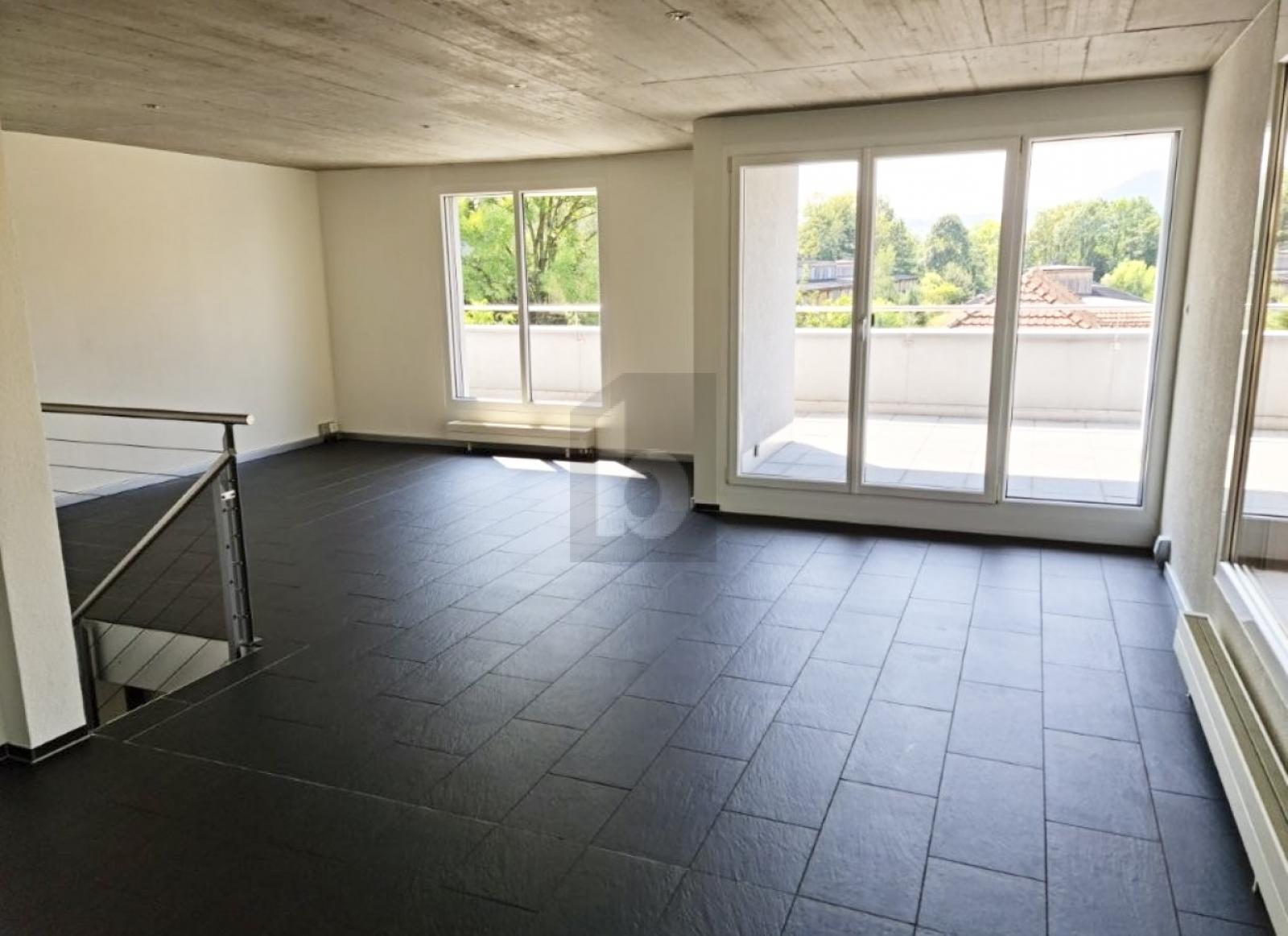 WEITLÄUFIG AUF ZWEI ETAGEN, MIT GROSSER TERRASSE - 2