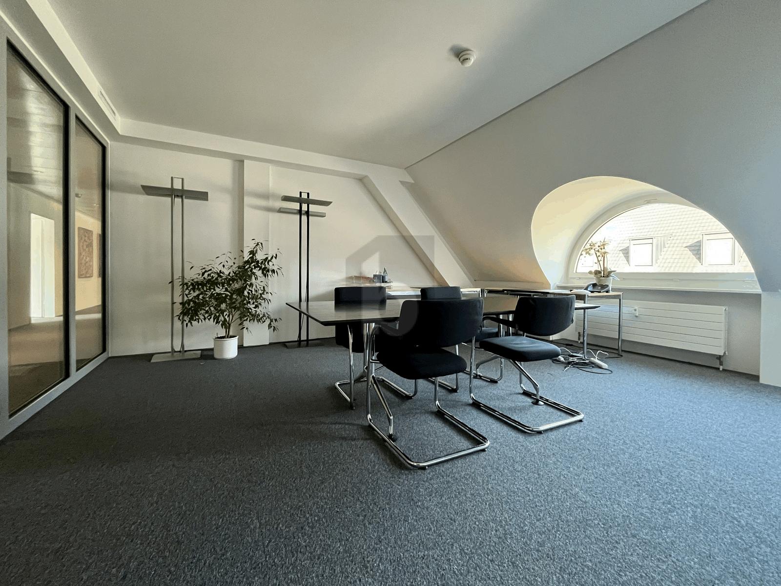ARBEITEN IM HERZEN DER STADT - 2
