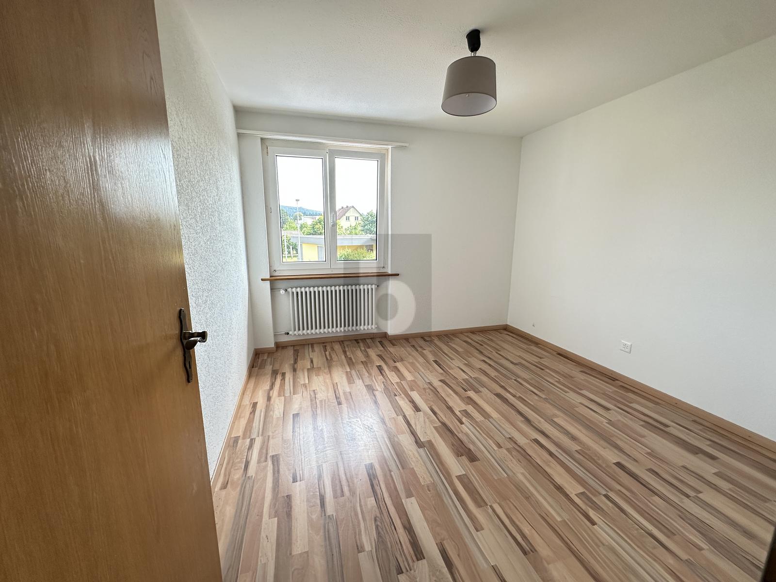 LICHTDURCHFLUTET, RUHIG UND PERFEKT ANGEBUNDEN - 4