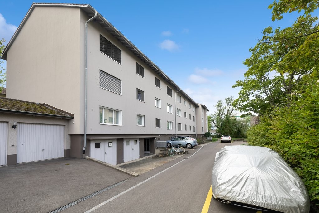 Zentral gelegene 4-Zimmerwohnung im Hochparterre - 0